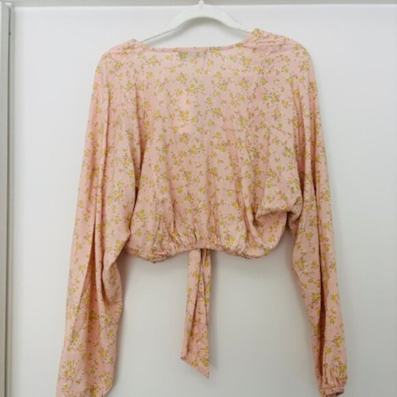 NWT Sophie Rue Pink Ditsy Floral Waist Tie Crop Top size XS - Picture 3 of 4